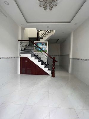 Bán nhà 2 tầng _ hẽm ôtô_ 4m x 10m _ sát him lam _quận 7