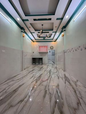Nhà đẹp tô hiệu tân phú 3 tầng +sân thương 3pn.2wc giá 11tr