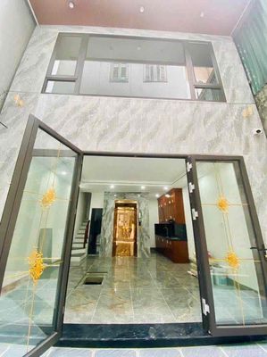 chính chủ em bán nhà 6 tầng ,35m2 thang máy full nội thất phố mai phuc