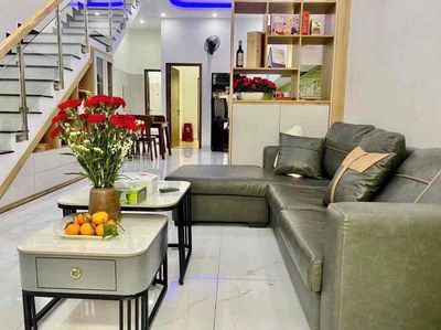 295 cho thuê nhà 2 tầng mặt tiền trần văn dư