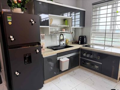 Cho thuê 2Pn đầy đủ nội thất đẹp, tầng cao, thoáng mát 8tr