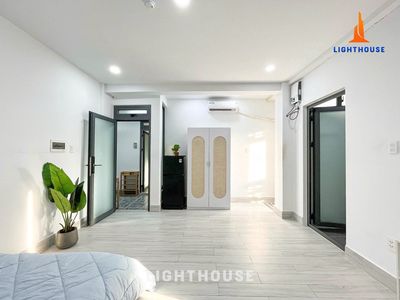 Bancol cửa sổ thoáng mát gần lotte ở 2-3 người rộng rãi - thang máy to