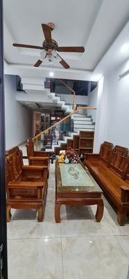 Cho thuê nhà 3 tầng mặt tiền đường Tố Hữu gần Xô Viết Nghệ Tĩnh