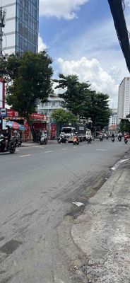 Nhà nơ trang long - gần mặt tiền - chính chủ 3 tầng btct nhỉnh 2 tỷ.