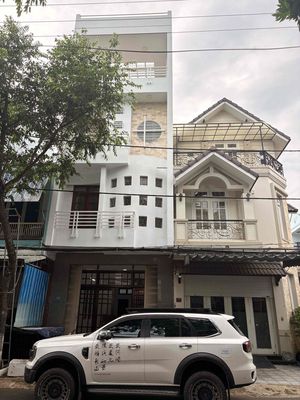 Bán nhà 4 tầng mặt phố Hàn Thuyên -Hải Châu ĐN - chỉ 9.1 tỷ , 76,5m2
