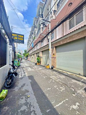 Cho Nhà Nguyên Căn 4 Tầng DT 57m2 - 4PN 4WC - Đối Diện ĐH Luật