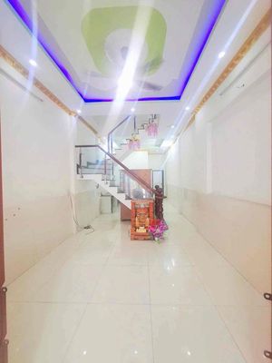 cho thuê nguyên căn 1trệt 1lầu full nội thất cơ bản