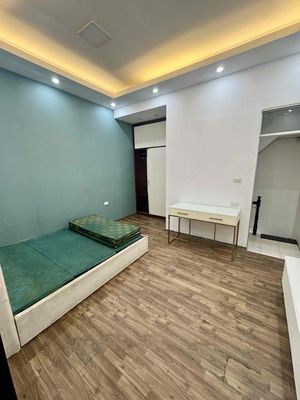 Cho thuê nhà nguyên căn phố Đội Cấn, chính chủ