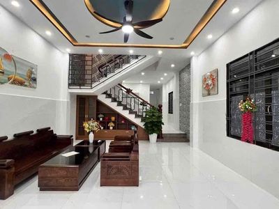 Nhà 3 tầng 4Pn đường Hoàng Sâm, Hoà Xuân