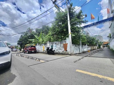Bán lô đất mặt tiền đường 28 gần Lê Văn Thịnh, bv Q2