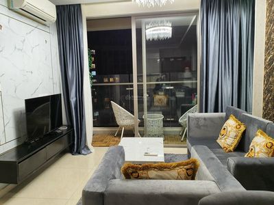 Bán căn 2Pn 2WC sổ hồng mới nhận, giá 8,3 tỷ, tầng cao view thoáng