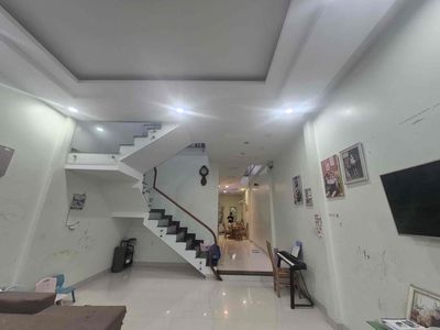 Cho thuê nhà 2 tầng gần chợ hoà xuân giá rẻ