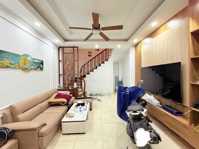 Tôn Thất Tùng, sát phố, ngõ ba gác thông, nhà mới, full đồ, 35m*5T