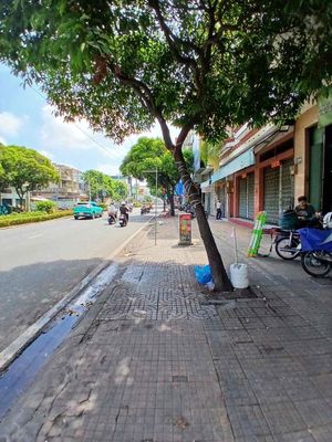 Nguyên Căn MT Lạc Long Quân - 4 Tầng