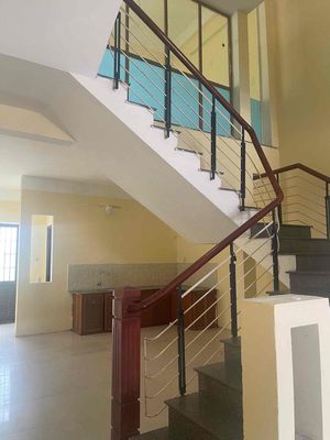 Nhà mặt tiền Lê Văn Hiến vị trí đẹp ngay ngã tư nhộn nhịp