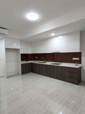 Bán nhanh 2pn2wc infinity tầng trung, view hồ bơi, hướng tây bắc