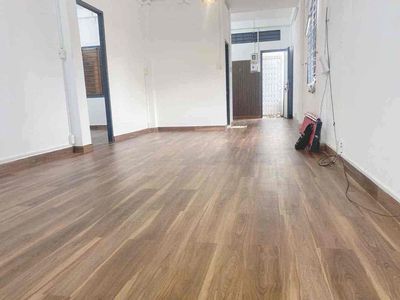 Nhỉnh 2 tỷ - cc 3 mặt tiền – khu vip nguyễn xí - 60m² - 2pn sổ chính c