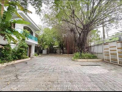 Biệt thự mặt tiền kinh doanh Thảo Điền - 500m2 - giá tốt