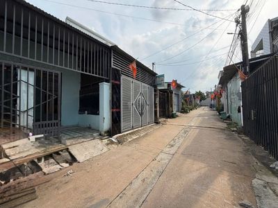 Bán gấp căn nhà cấp 4 ở gần chợ Việt Kiều - Củ Chi 100m2 SHR giá 850tr