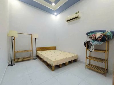 Nhà cấp 4 2pn sân oto - gần ngã 3 mỹ thành, q9