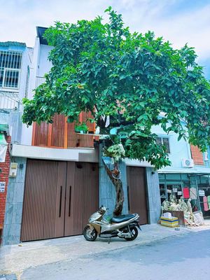Bán nhà mặt phố Hoàng Văn Thụ, Phú Nhuận, 92m², 6PN, 22.9 tỷ