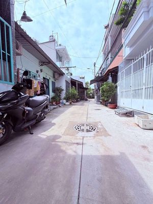 Phạm Thế Hiển. (3m x12m).Gần chợ,trường học,siêu thị