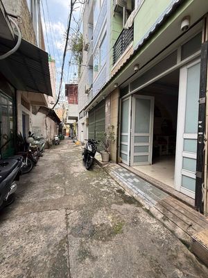 Nhà 5pn 4wc phùng văn chung phú nhuận 20tr