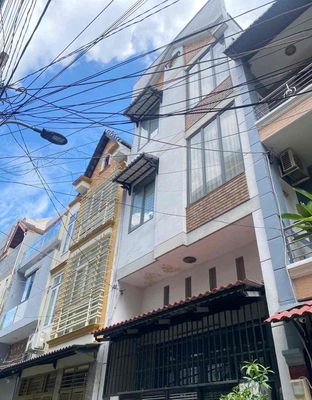 Nhà thuê 4 phòng ngủ