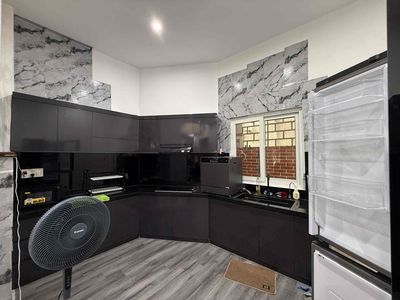 223 cho thuê nhà 3 tầng mặt tiền ỷ lan nguyên phi