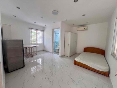 Chdv - full nt - ban công sân thượng