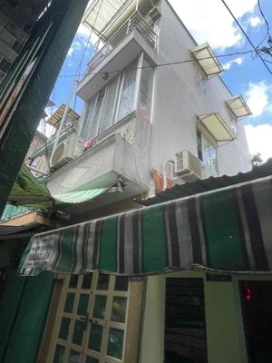 1,9 tỷ – nhà 3 tầng – 3pn – sát mặt tiền thạch lam