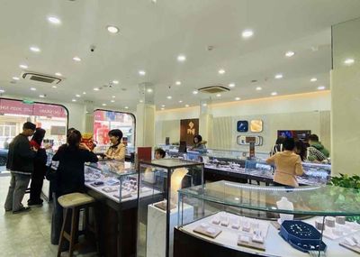 Nhà lê duẩn ngang 12 m . vị trí đẹp
