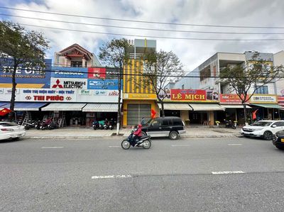 Nhà 3 tầng mặt tiền đường Nguyễn Hữu Thọ, vị trí đẹp