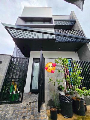 Bán Nhà 2 Tầng 2 Mê. Trên lợp tôn chống thấm kỹ càng.