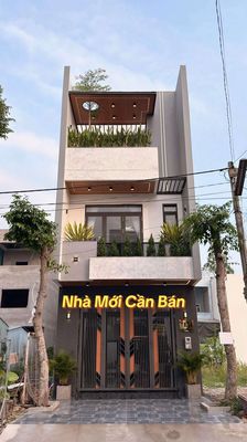 Nhà mới xây cần bán mặt tiền DT741 gần Cổng Xanh