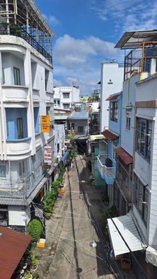 Nhà bán, hẻm LẠC LONG QUÂN, 3 tầng, dt 4,2x13