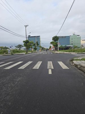 Bán đất lô góc biệt thự đường lê hồng sơn & trung lương 9,hòa xuân
