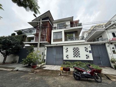 Cho thuê biệt thự full nội thất đối diện công viên khu tên lửa