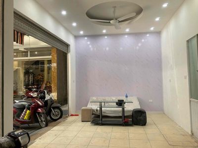 Thuê nhà nguyên căn trần cao vân, hbt. 35m2x4t, kd sầm uất. 12 triệu