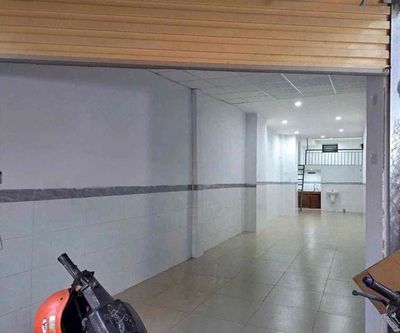 Cho thuê mặt bằng ngay chợ ở nguyễn oanh gv