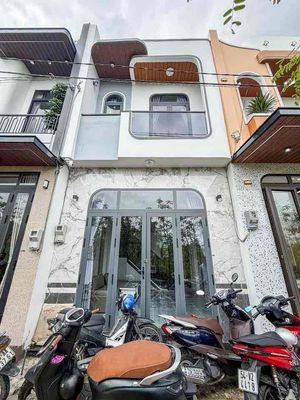 Cho thuê nhà trệt lầu nguyên căn xây dãy nhà phố hẻm 5 trần vĩnh kiết