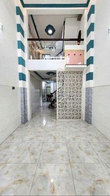 Nhà 3 phòng hẻm 6m lạc long quân