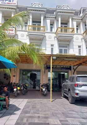 Cho thuê nhà mặt tiền đối diện chung cư đang xây dựng