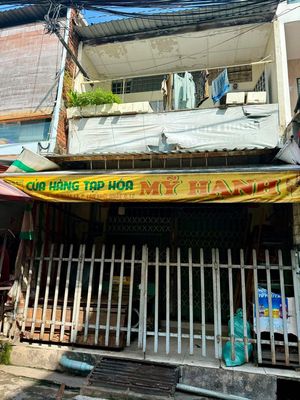 Cho thuê nhà mặt tiền Chợ Lạc Quang, ngay Công ty May Phương Đông 11tr