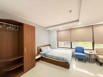 Trống sẵn căn hộ cửa sổ lớn, thoáng mát, rộng rãi
