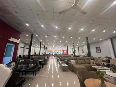 Cho thuê mbkd siêu vip 1040m mt đường núi thành-hải châu- giá 220tr