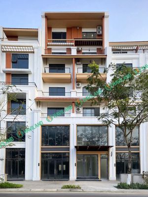 Cho thuê căn hộ 1 phòng ngủ đầy đủ nội thất tầng 5 – sun cosmo