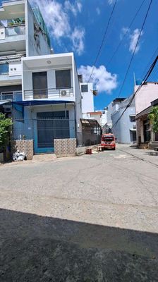 DT: 4×12m 1 Lầu có 3PN 2WC Đường thông, sân 3m x12m