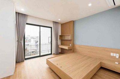 Cho thuê căn hộ 35m2 ban công, máy giặt riêng gần Phan Xích Long Q1