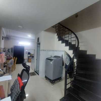 Nhà 2 tầng đường 10m kế phan văn hớn trường chinh, công viên thuận k